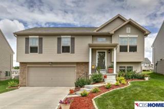 9164 Scott St, Omaha, NE 68122-3022