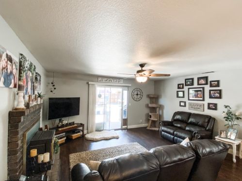 1632 Dickey Ct, Ripon CA  95366-3607 exterior