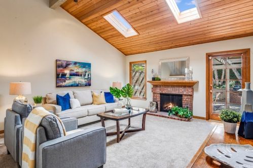 17 Malaga Pl, Manhattan Beach CA  90266-0072 exterior