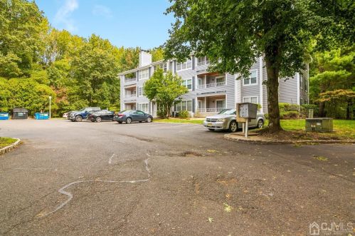 205 Raintree Ct, Helmetta, NJ 08828-1128