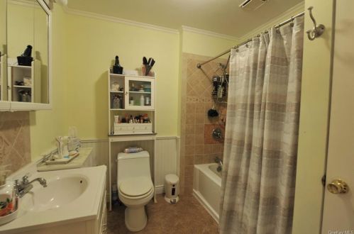 5 Maurice Ave, Crotonville NY  10562-5204 exterior