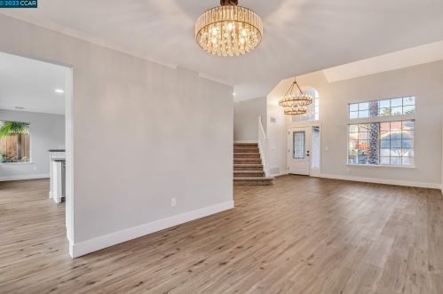 1704 Bridgeview St, West Pittsburg, CA 94565-7307