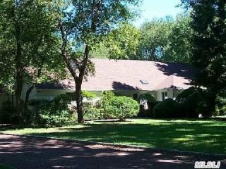 19 Rogers Rd, Great Neck, NY 11024-2110