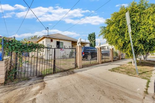 7703 Simpson Ave, North Hollywood, CA 91605-2852