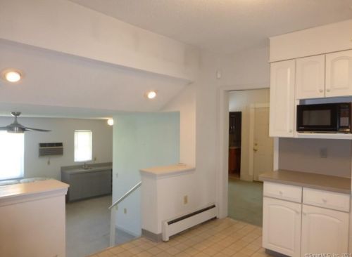 94 Sunnyside Ave, Waterbury CT  06708-3580 exterior