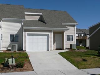 1308 Newfoundland Dr, Manhattan KS  66503-8770 exterior