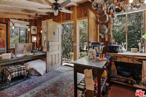 21658 Encina Rd, Topanga CA  90290-3524 exterior