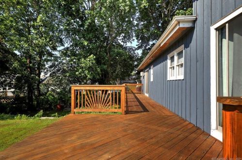 582 Milford Point Rd, Milford CT  06460-5429 exterior