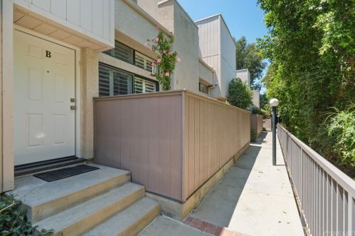 15229 Magnolia Blvd, Van Nuys, CA 91403-1136