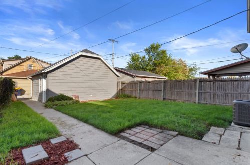 1345 57th St, Milwaukee WI  53214-3430 exterior