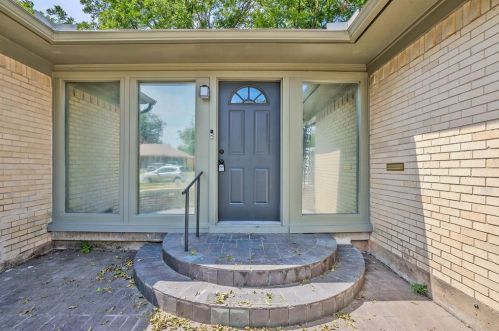 2726 Crest Ridge Dr, Dallas, TX 75228-3414