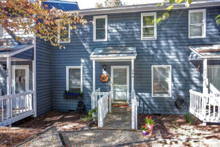 206 Kristin Ct, Cary, NC 27513-5215