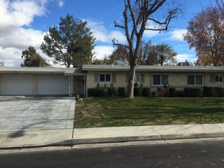 1008 River Oaks Dr, Bakersfield, CA 93309-2858