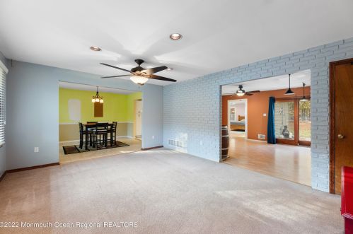 401 Leesville Rd, Jackson Twp, NJ 08527-4804