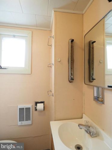 326 Liberty St, Charles Town WV  25414-1828 exterior