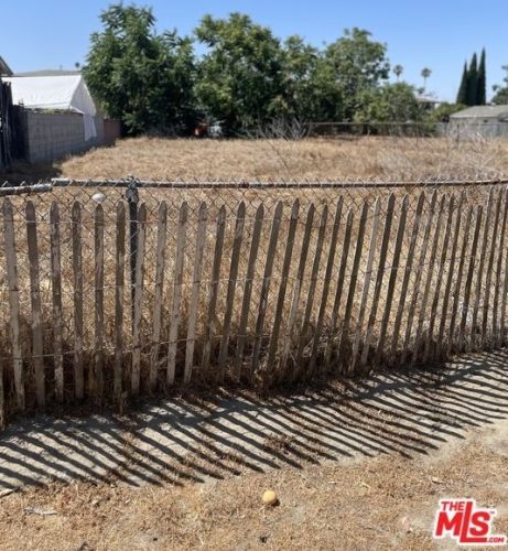 3200 Carlin Ave, Lynwood, CA 90262-4905