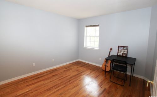 4 Sabrina Ct, Huntington Station NY  11746-4225 exterior