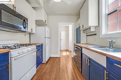 4726 Congress Ave, Oakland CA  94601-4706 exterior