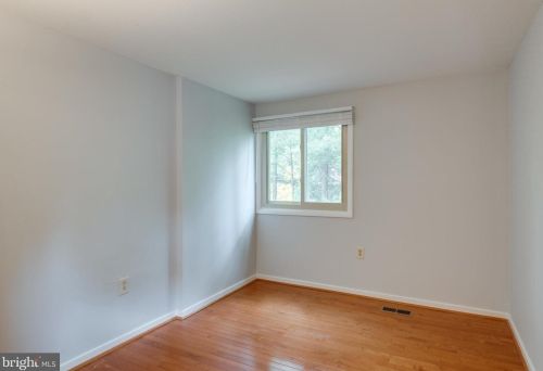 2308 Whitetail Ct, Herndon VA  20191-3018 exterior