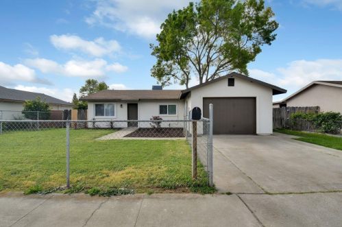 405 Locust St, Gridley, CA 95948-2703