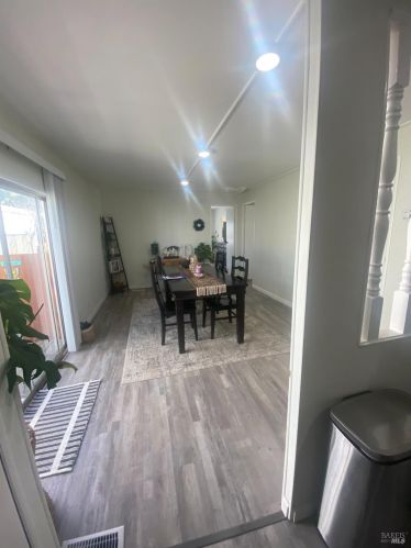 172 Pear Ln, Santa Rosa CA  95407-7664 exterior