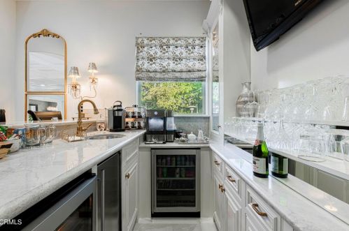 840 Fairway Dr, Bakersfield CA 93309-2416 exterior