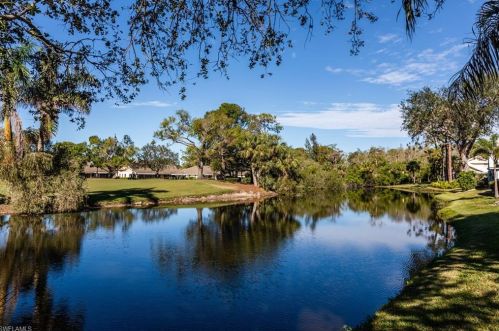 1564 Weybridge Cir, Naples, FL 34110-1096