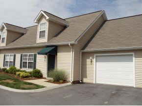 208 Stratford Ct, Johnson City, TN 37615-6233