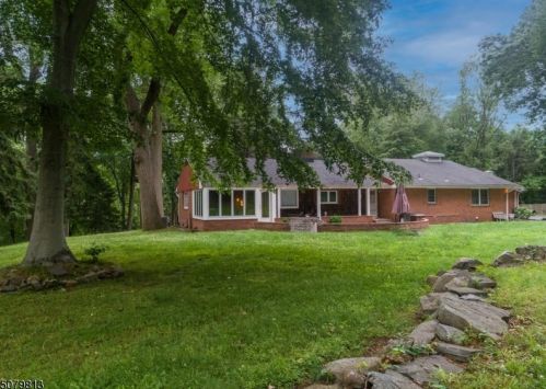 2031 Raritan Rd, Scotch Plains NJ  07076-4711 exterior