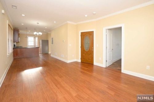 428 Washington Ave, Cliffside Park NJ  07010-1813 exterior