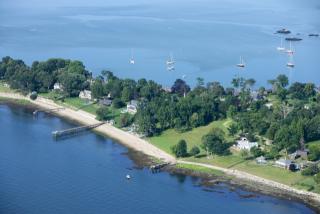 203 Long Neck Point Rd, Tokeneke, CT 06820-5817
