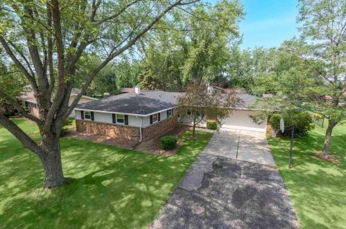 2112 London Rd, Green Bay, WI 54311-6610