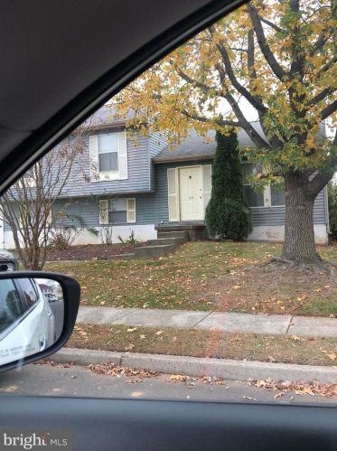 104 Independence Dr, Yardley, PA 19067-4909