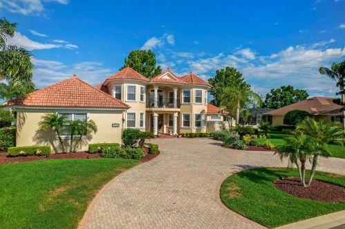 5040 Highlands By The Lake Dr, Lakeland, FL 33812-5029