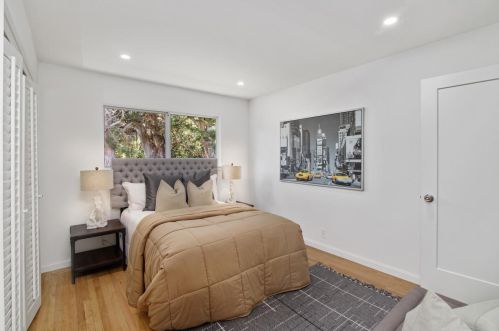 1570 Claremont Dr, San Bruno CA  94066-2708 exterior