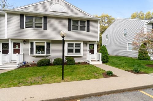 162 Oak St, Taunton MA 02780-4400 exterior