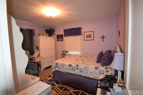 19 Sherman Ave, East Brunswick NJ  08816-4346 exterior