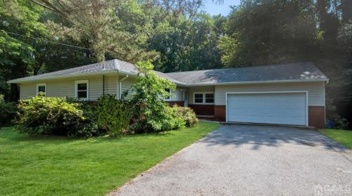 202 Hardenburg Ln, East Brunswick, NJ 08816-2416
