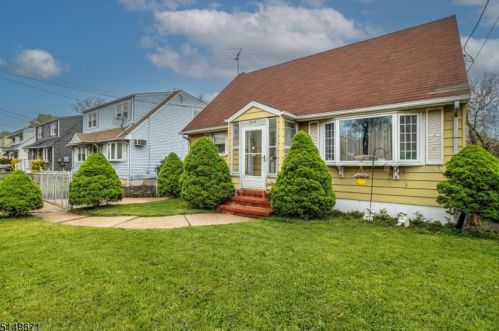 1256 Rahway Ave, Avenel, NJ 07001-2137