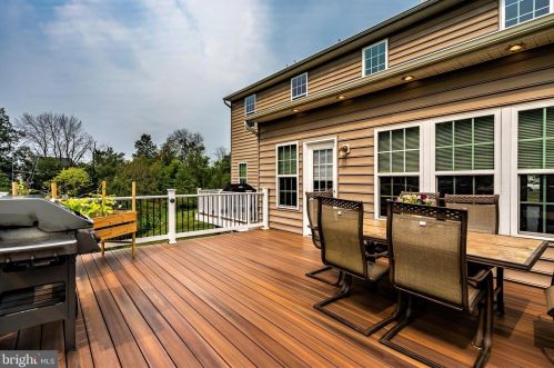 155 Fawn Dr, Gilbertsville PA  19525-8103 exterior