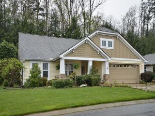 55 Sunview Cir, Oak Park, NC 28704-9326