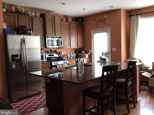 9206 Alvyn Lake Cir, Bristow, VA 20136-6150