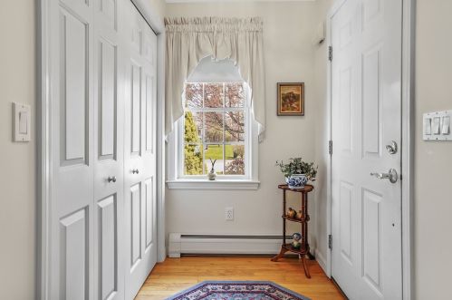 24 Briallia Cir, Newmarket NH  03857-2194 exterior