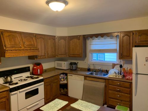 4 Glen Ridge Pkwy, Bloomfield NJ  07003-2816 exterior
