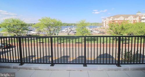 562 Marina Landing Ln, Woodbridge, VA 22191