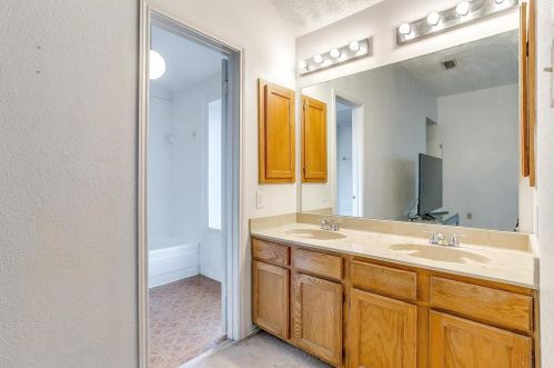 816 Bentle St, Cedar Hill TX 75104-9244 exterior