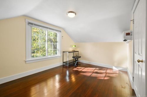 51 Riverview Ave, Groton CT  06340-3513 exterior