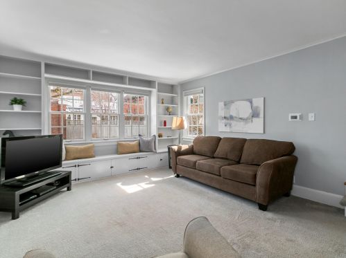 2928 Smt Ave, Milwaukee WI 53211-3440 exterior