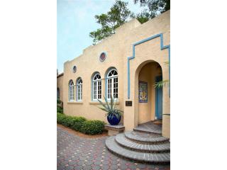 2170 Mcclellan Pkwy, Sarasota, FL 34239-3709