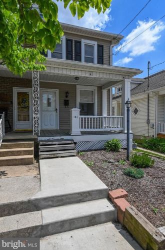 151 Franklin St, Red Lion, PA 17356-1945
